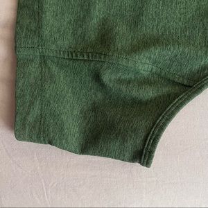 Outdoor Voicea Athena Crop Top